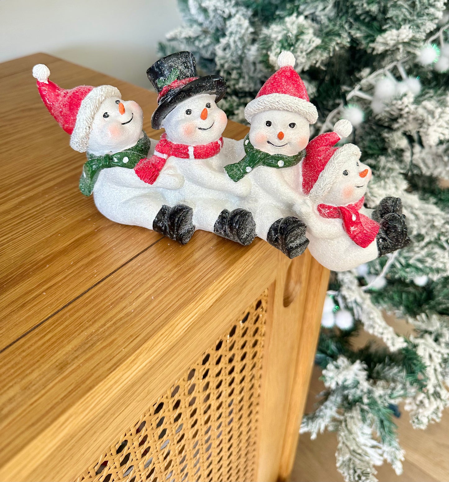 Snowman Shelf Hanger