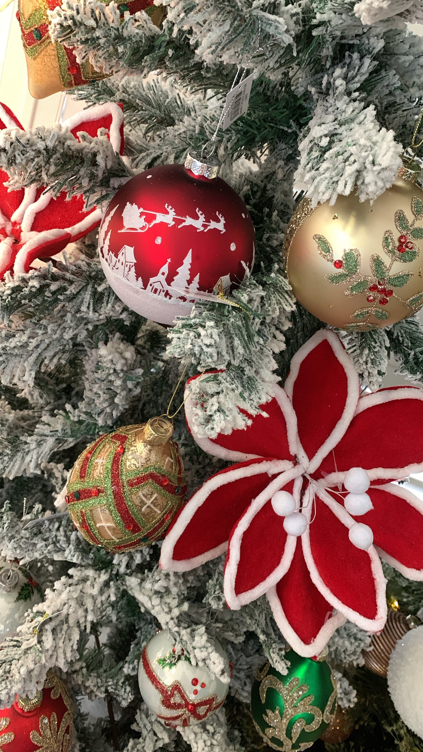 Traditional Gold Floral Ball Hanging